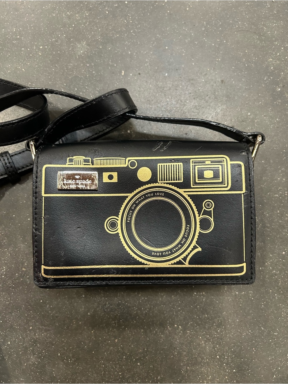 Kate Spade black camera crossbody
♠️